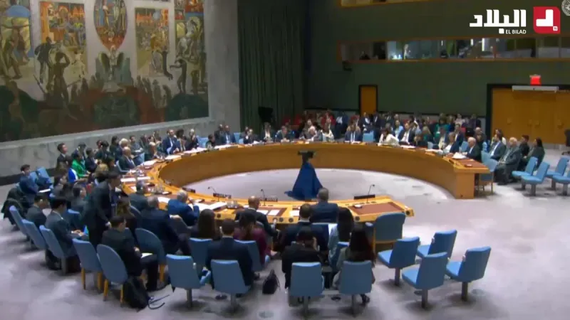 شاهدوا لحظة انسحاب الوفد الجزائري بقيادة وزير الخارجية عطاف أثناء بداية كلمة ممثل الاحتلال الاسرائيلي في جلسة مجلس الأمن