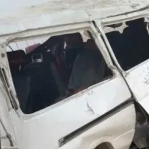 إنقاذ 14 شخصا انقلبت بهم سيارة "ميكروباص" داخل ترعة بالصف