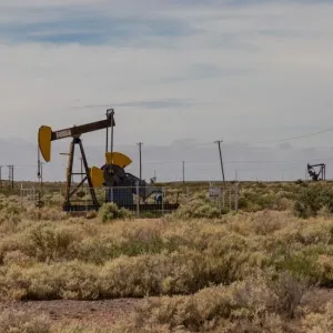 "إتش أس بي سي" يتوقع الوصول لذروة إنتاج النفط الصخري الأميركي في 2028