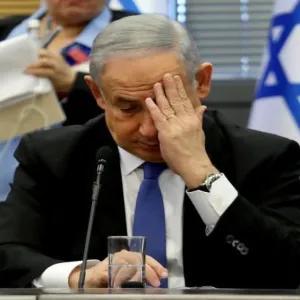 إعلام عبري يحمل حكومة نتنياهو المسؤولية عن تعطيل صفقة تبادل الأسرى