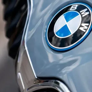 بسبب مخاوف تتعلق بالمحرك.. "BMW" تستدعي أكثر من 100 ألف سيارة بأمريكا