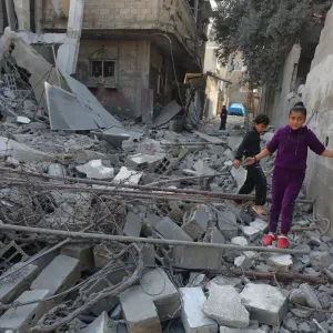 مفوض الأونروا: يتعين السماح بدخول شاحنات المساعدات عبر معابر غزة والوضع بالقطاع تجاوز كل الأوصاف