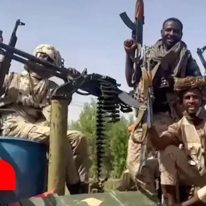 اشتباكات عنيفة بين الجيش السوداني والدعم السريع.. ماذا يجري في الفاشر؟ - أخبار الشرق