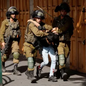 قوات الاحتلال تعتقل (25) فلسطينيا من الضفة وارتفاع عدد المعتقلين إلى (8240) معتقلا