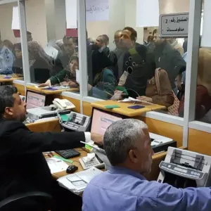 السلطة الفلسطينية تعتزم صرف نصف رواتب موظفيها عن أبريل