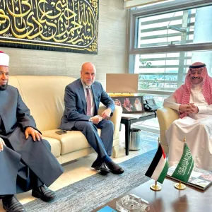 "السديري" يلتقي مستشار الرئيس الفلسطيني للشؤون الدينية ووزير الأوقاف الفلسطيني