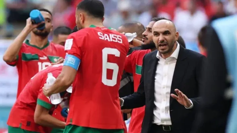 لهذا السبب وليد الركراكي يستعين بعميد المنتخب المغربي