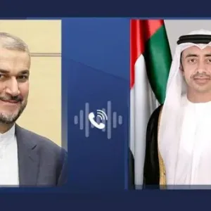 عبدالله بن زايد ووزير خارجية إيران يبحثان هاتفياً التطورات الخطيرة في المنطقة وتداعياتها