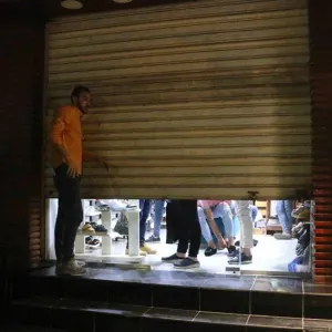 مصر تطبق إغلاق المحلات عند الـ 10 مساءً.. ابتداءً من الغد