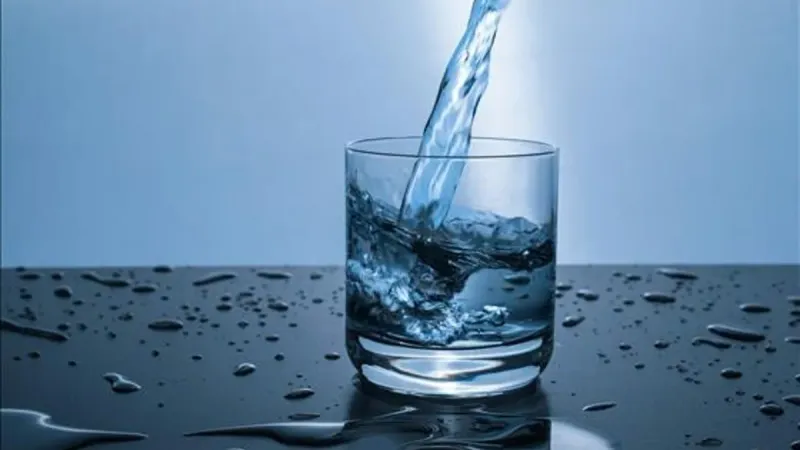 لا تدع الجفاف ينال منك.. 3 فوائد للسوائل والمياه يوضحها "القصيم الصحي"