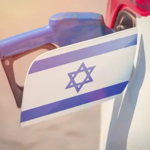إسرائيل ترفع أسعار البنزين لتقترب من مستويات قياسية