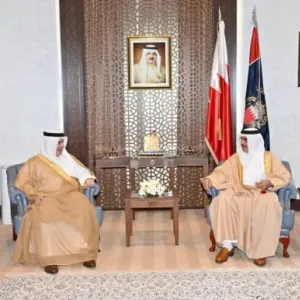 وزير الداخلية يبحث برامج التعاون الأمني مع سفير البحرين لدى المملكة المتحدة