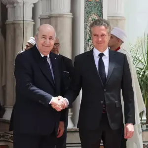 الرئيس تبون يستقبل الوزير الأول السلوفيني (فيديو)