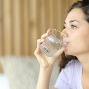 خبراء التغذية يكشفون عن قاعدة جديدة بشأن شرب الماء!