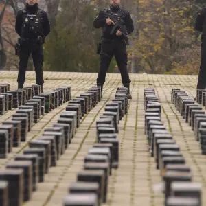 شاهد: الشرطة الإسبانية تفكك عصابة لتجارة الكوكايين في أوروبا