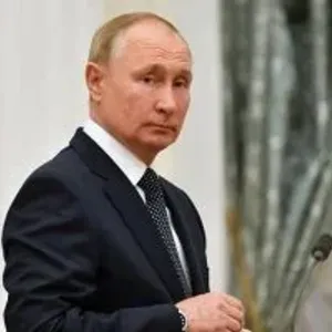 الرئيس الروسي يعفي ثلاثة نواب لوزير الدفاع من مناصبهم