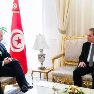 رئيس الحكومة يؤكد في لقائه بباريس برئيس منظمة الأعراف الفرنسية أن تونس من أبرز الوجهات الاستثمارية