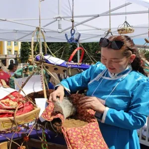 "رمز مقدس للعائلة والطفولة".. أول مهرجان أوراسي "للمهود" في جمهورية توفا الروسية