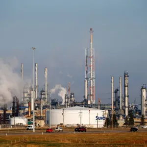 النفط مستقر بعد تطمينات «أوبك بلس»