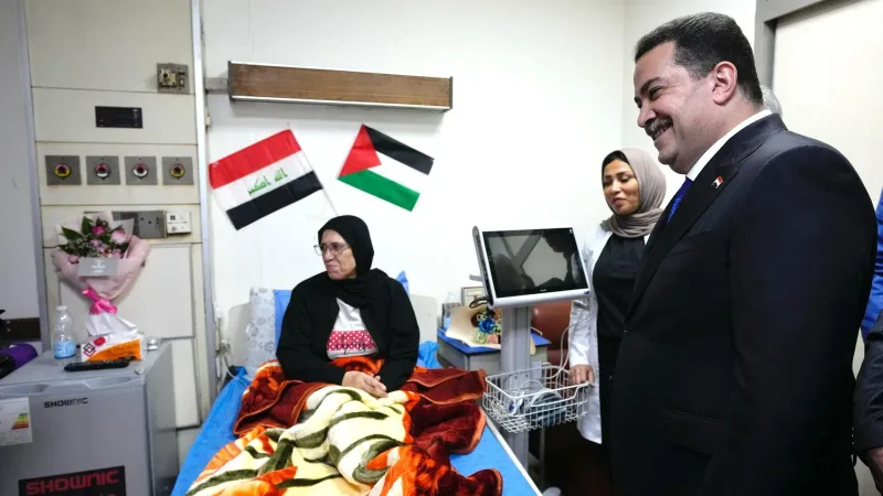 السوداني يتفقد الجرحى الفلسطينيين الراقدين بمدينة الطب في بغداد
