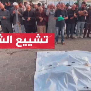 أهالي مدينة دير البلح يشيعون جثامين 9 شهداء من مستشفى شهداء الأقصى