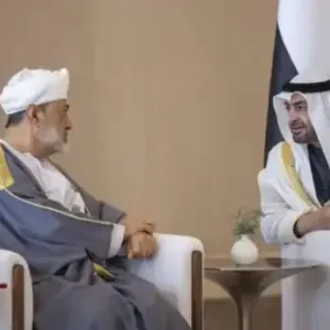 الإمارات وعمان تدعوان لتجنيب المنطقة مخاطر التصعيد