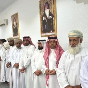 أعضاء سفارة المملكة بعمان يقدمون واجب العزاء في ضحايا الأمطار