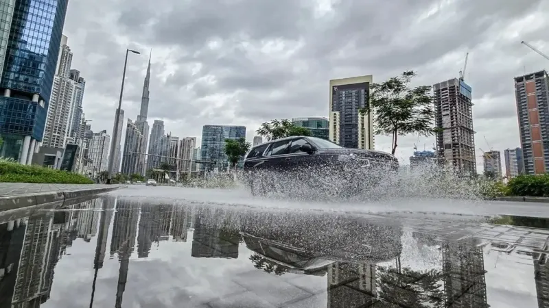 "S&P": من السابق لأوانه تقييم تأثير العواصف المطيرة في الإمارات على قطاع التأمين