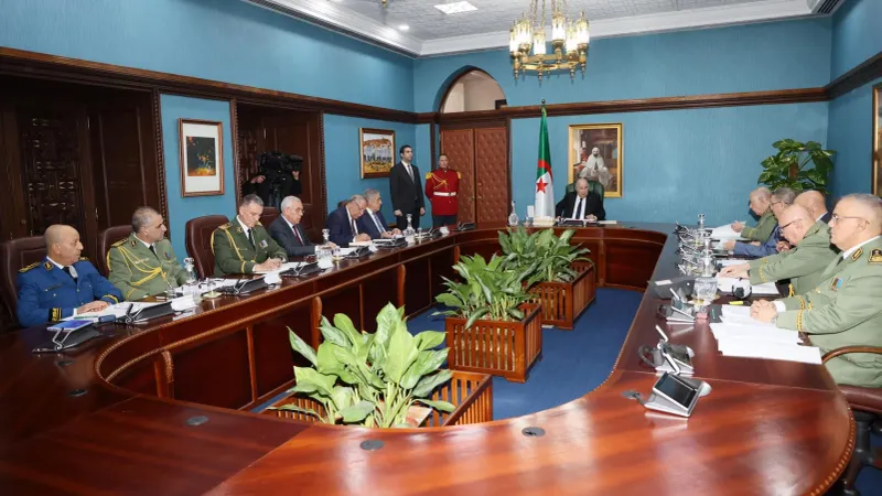 عبر "𝕏": رئيس الجمهورية #عبد_المجيد_تبون يترأس اجتماعا للمجلس الأعلى للأمن