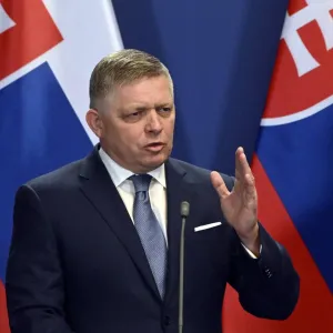 رئيس وزراء سلوفاكيا في «وضع حرج» بعد محاولة اغتيال