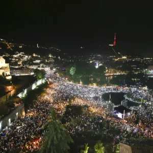 الآلاف يتظاهرون في جورجيا ضد مشروع قانون «التأثير الأجنبي»