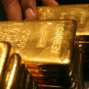 الذهب يصعد إلى قمة جديدة والفضة عند أعلى مستوى في 11 عاما