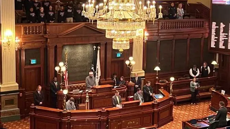 إمام مصري أزهري يفتتح جلسات مجلس النواب لولاية إلينوي الأمريكية