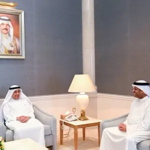 محمد بن مبارك آل خليفة يستقبل وكيل الإعلام
