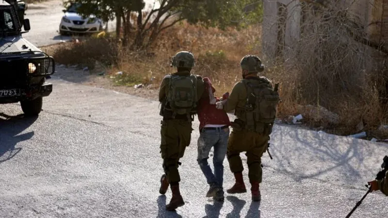 هيئة شؤون الأسرى: الاحتلال يعتقل 15 فلسطينيا من الضفة الغربية