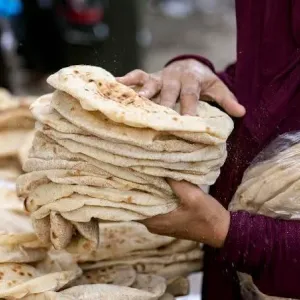 مصر تنفي المساس بسعر الخبز المدعم بعد رفع أسعار الوقود
