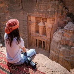 استكشف المعالم الأثرية في الشرق الأوسط