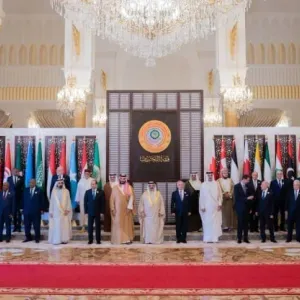 الصورة التذكارية لجلالة الملك ورؤساء وفود وممثلي الدول العربية المشاركة بالقمة