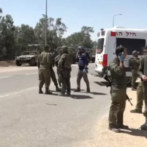 فيديو: إصابة 10 جنود إسرائيليين على الأقل في هجوم صاروخي لحماس على معبر كرم أبو سالم