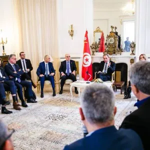 رئيس الحكومة يلتقي عددا من التونسيين  من رجال الأعمال  وأصحاب الشركات والمؤسسات الناشئة الناشطة بفرنسا
