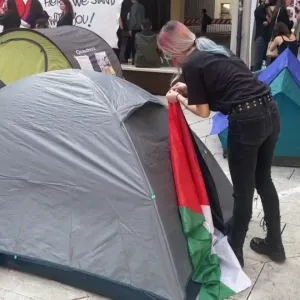 فيديو. 
            
    			طلاب مناصرون للفلسطينيين ينصبون الخيام في جامعة بولونيا في إيطاليا