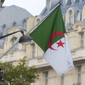 مسؤول جزائري يرد على "استفزازات اليمين المتطرف" في فرنسا