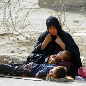 الإدمان والحروب والفقر.. ابرز عوامل "بيع الأطفال" في العراق
