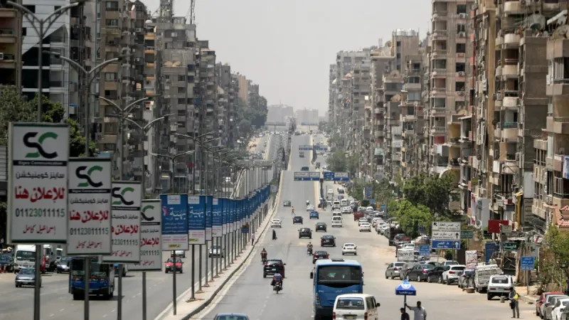 انخفاض أسعار 18 علامة سيارات في مصر بنحو الربع منذ تحرير سعر الصرف