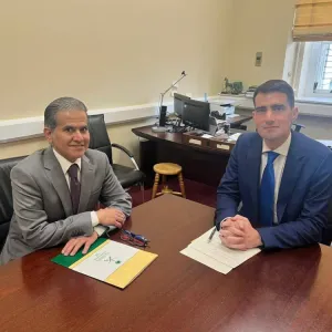 وزير الدولة للبيئة والمناخ والاتصالات والنقل الإيرلندي يستقبل القائم بالأعمال بالنيابة في سفارة المملكة