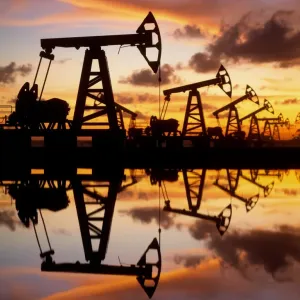 ارتفاع طفيف لأسعار النفط وسط مخاوف بشأن الطلب في أمريكا