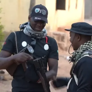 فيديو. 
            
    			بلدات شمال شرق نيجيريا تشكل وحدات حماية من الأهالي ضد العصابات