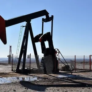 توقعات زيادة الطلب تدفع اسعار النفط للارتفاع