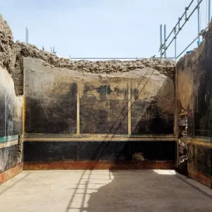 بالصور- اكتشاف لوحات جداريّة في موقع بومبيي الأثري مستوحاة من حرب طروادة