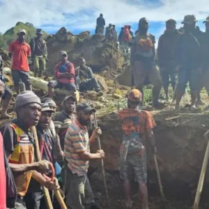670 شخصا "دفنوا تحت الأنقاض" إثر انهيار أرضي في بابوا غينيا الجديدة